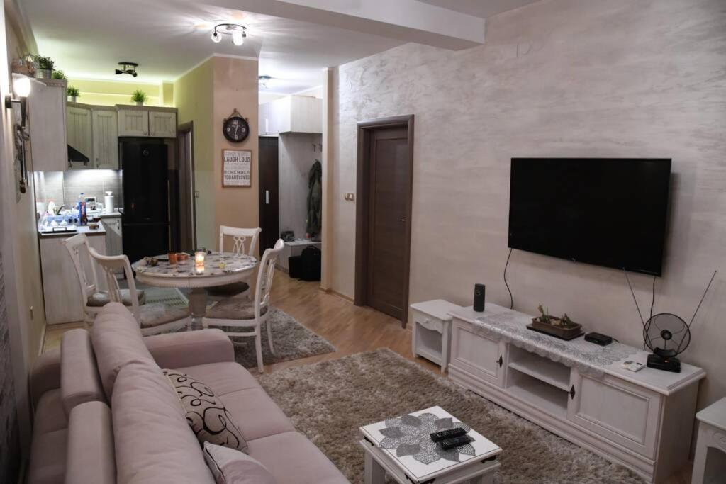 Lux Apartment Rose Kragujevac Exterior photo